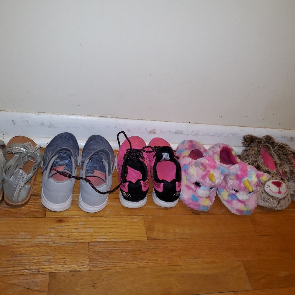 Girls shoes
